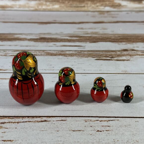 Vintage Russian Matryoshka Nesting Dolls 4 Dolls - Picture 4 of 4